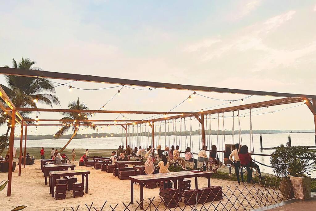 Dooga Ins-cocohouse L17 Seaview Projector 1-6 Pax Johor Bahru
